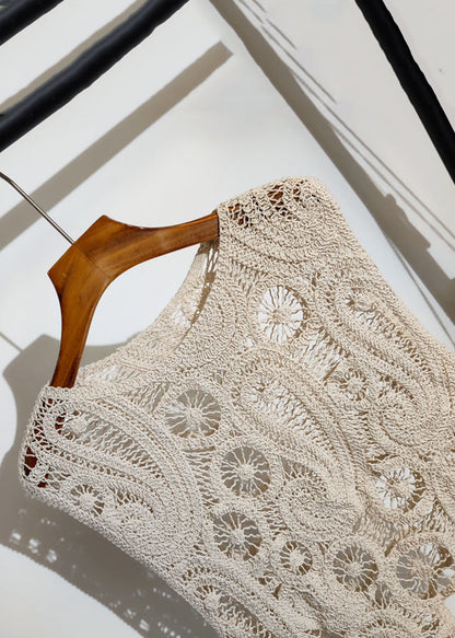 Effortlessly Elegant Garment with a Timeless Design