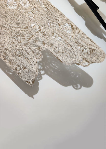 Effortlessly Elegant Garment with a Timeless Design