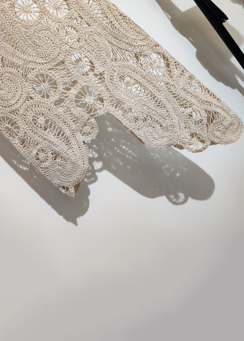 Effortlessly Elegant Garment with a Timeless Design