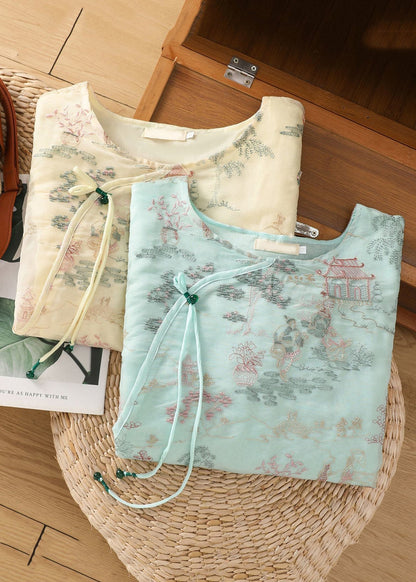 Well Tailored Blouse with a Graceful Silhouette