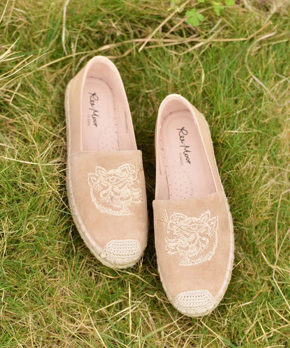 Graceful Orthopedic Shoes for Modern Look