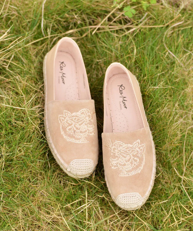 Graceful Orthopedic Shoes for Modern Look