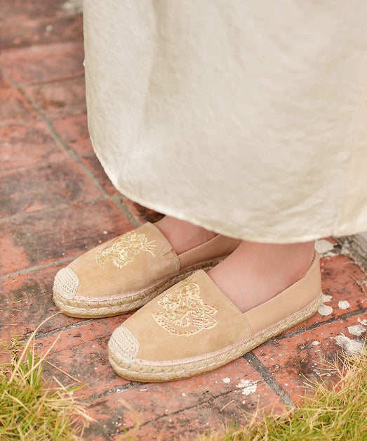 Graceful Orthopedic Shoes for Modern Look