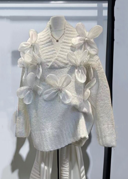 Classic Vintage Sweater with a Flattering Fit