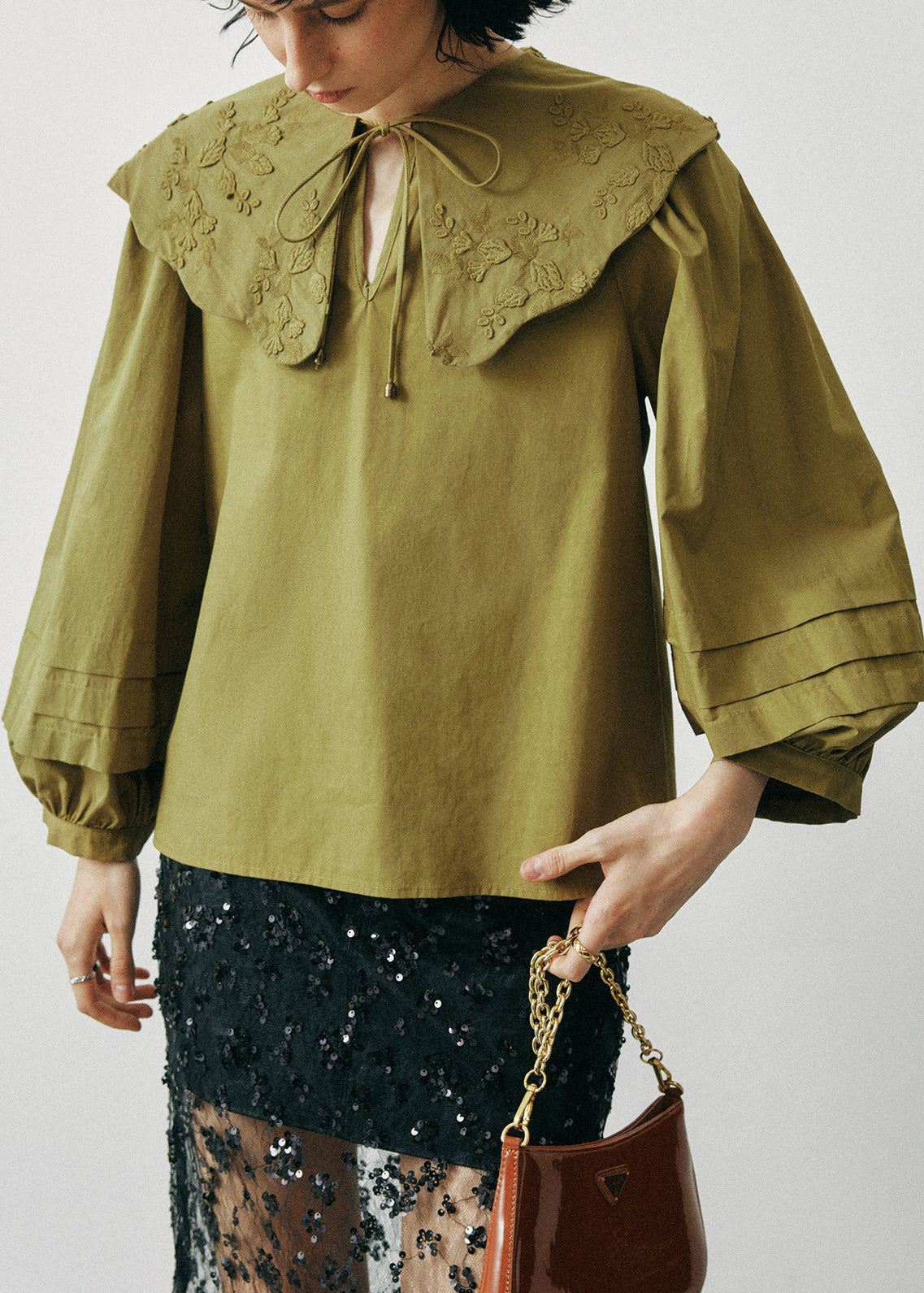 Well Tailored Shirt with a Graceful Silhouette