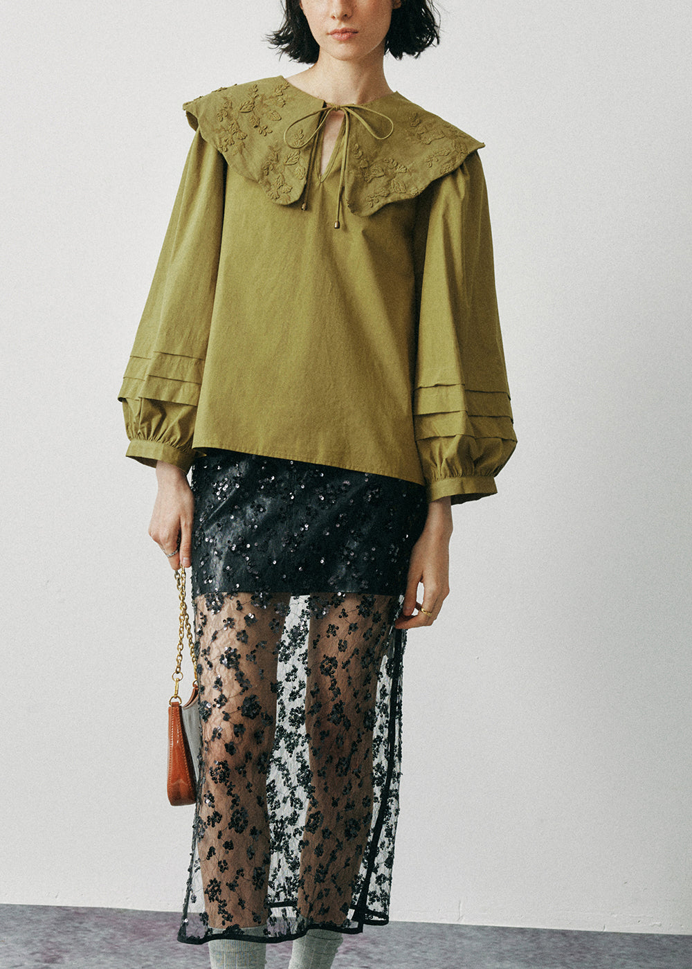 Well Tailored Shirt with a Graceful Silhouette