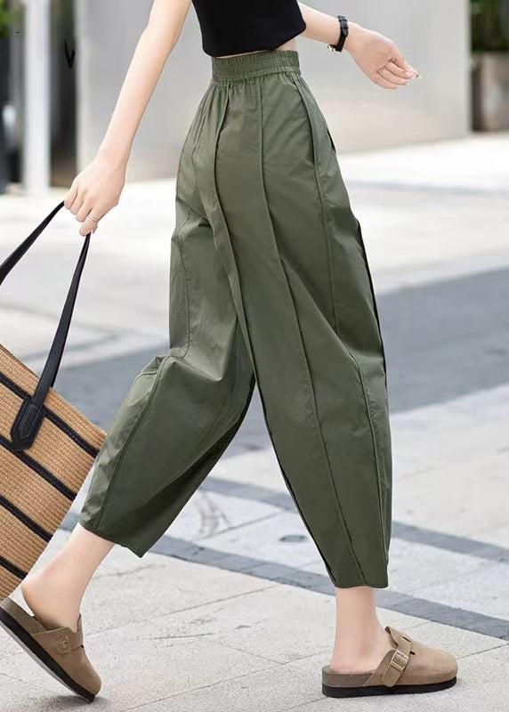 Well Tailored Pants with a Graceful Silhouette