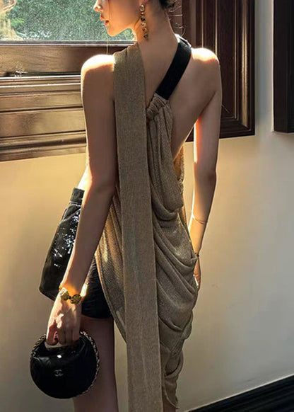 Well Tailored Top with a Graceful Silhouette
