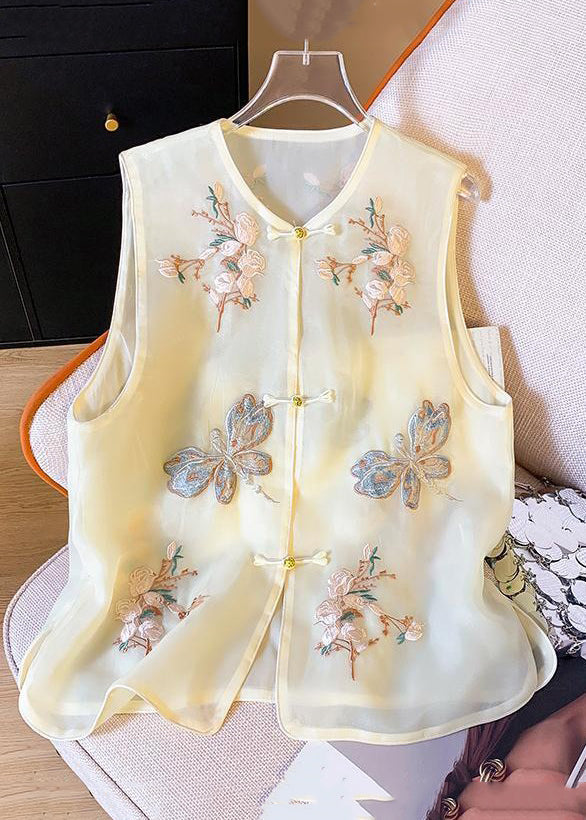 Beautifully Finished Coat in a Timeless Design