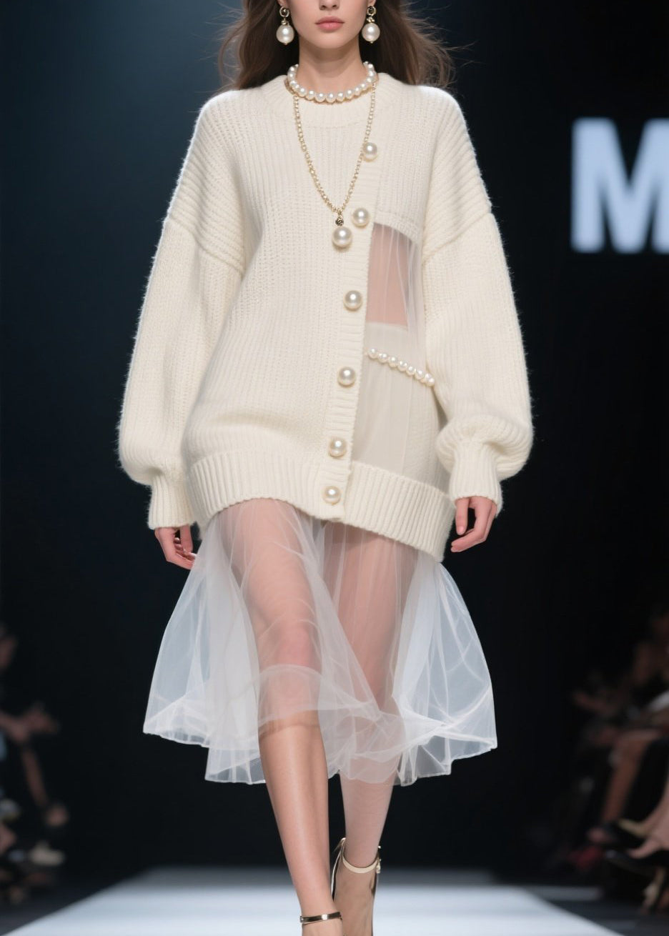 Well Tailored Sweater with a Graceful Silhouette