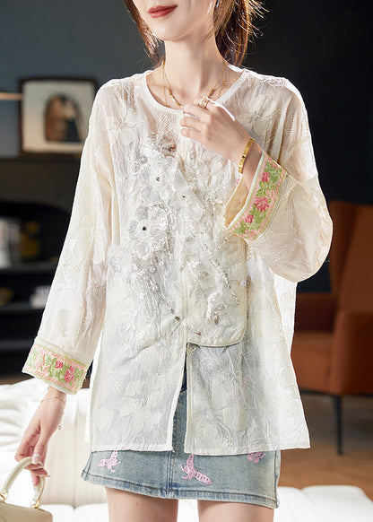 Effortlessly Elegant Blouse with a Timeless Design