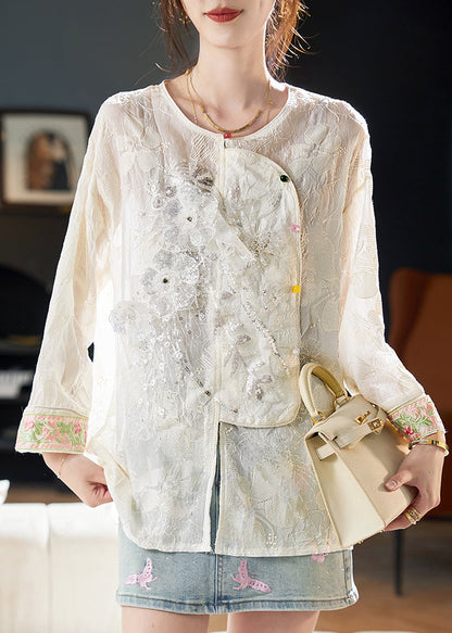 Effortlessly Elegant Blouse with a Timeless Design
