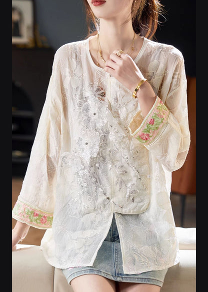 Effortlessly Elegant Blouse with a Timeless Design