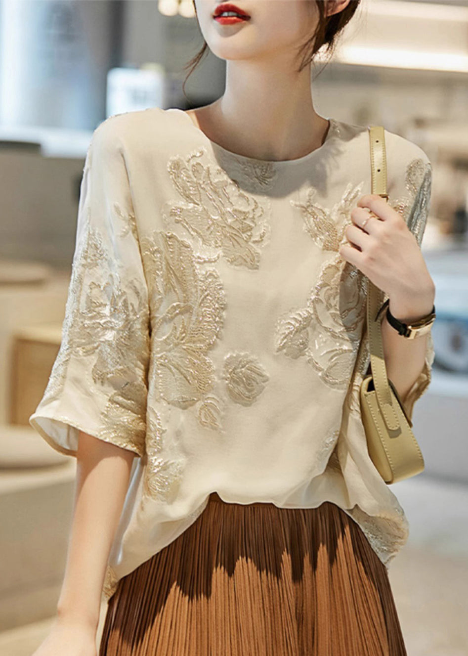 Effortlessly Elegant Shirt with a Timeless Design