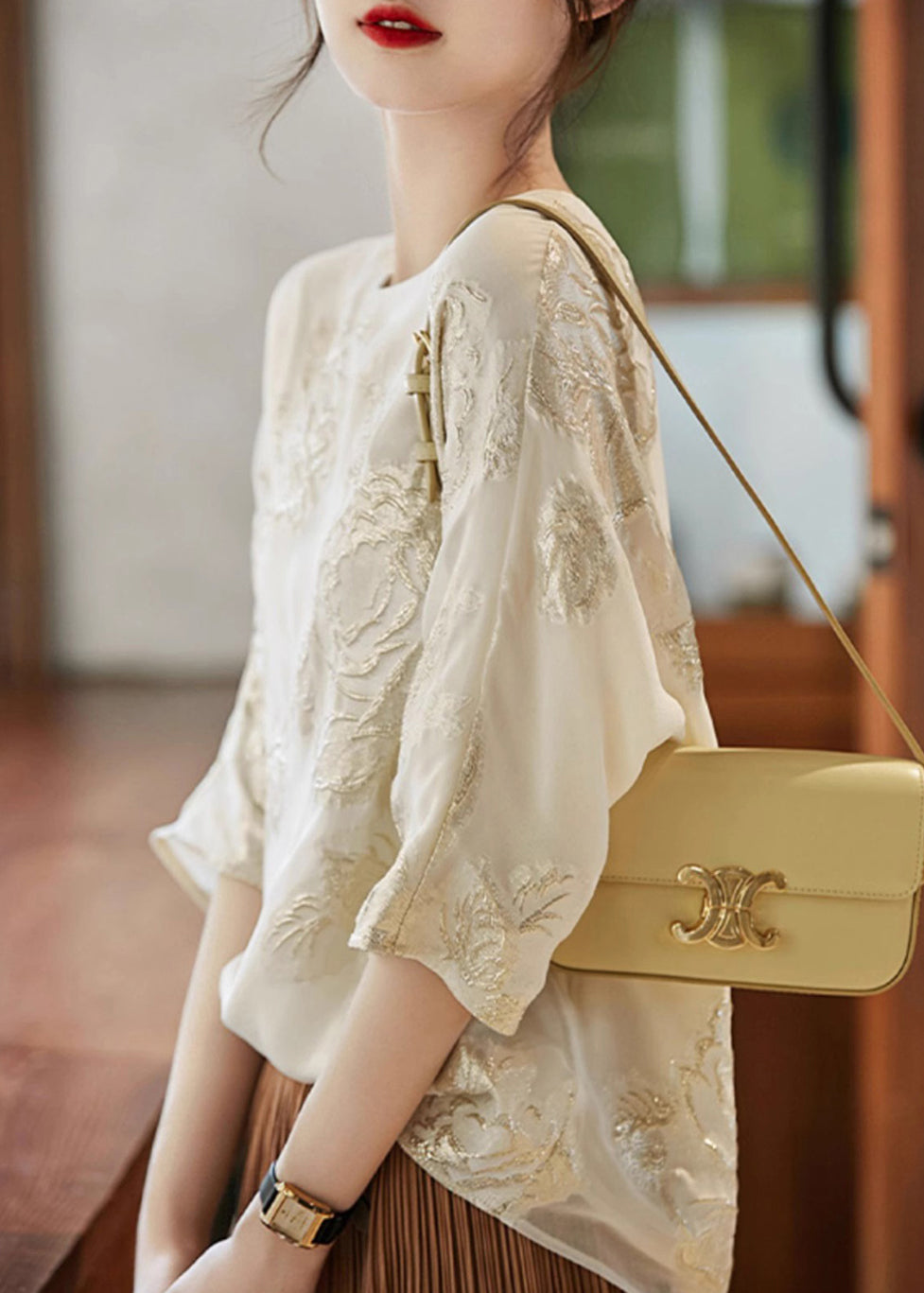Effortlessly Elegant Shirt with a Timeless Design