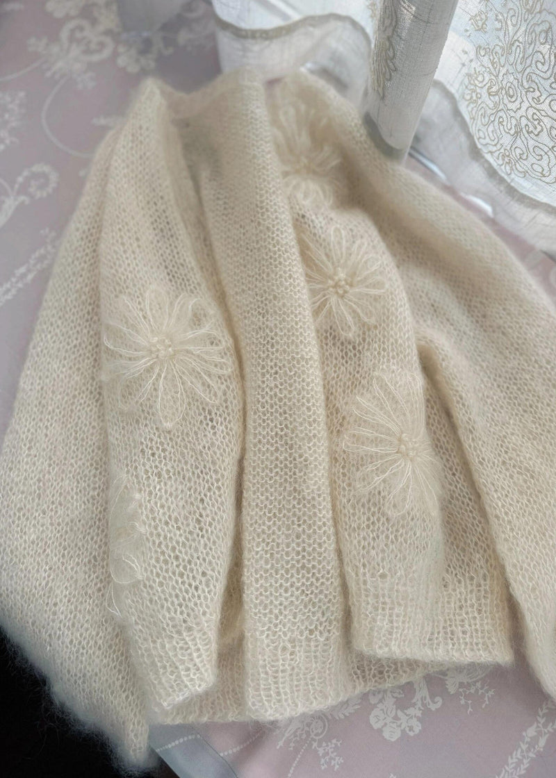 Gracefully Styled Cardigan for Any Occasion