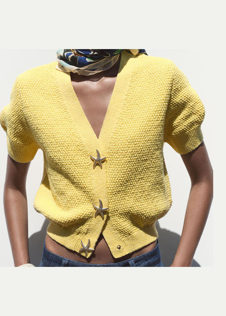 Beautifully Finished Top in a Timeless Design