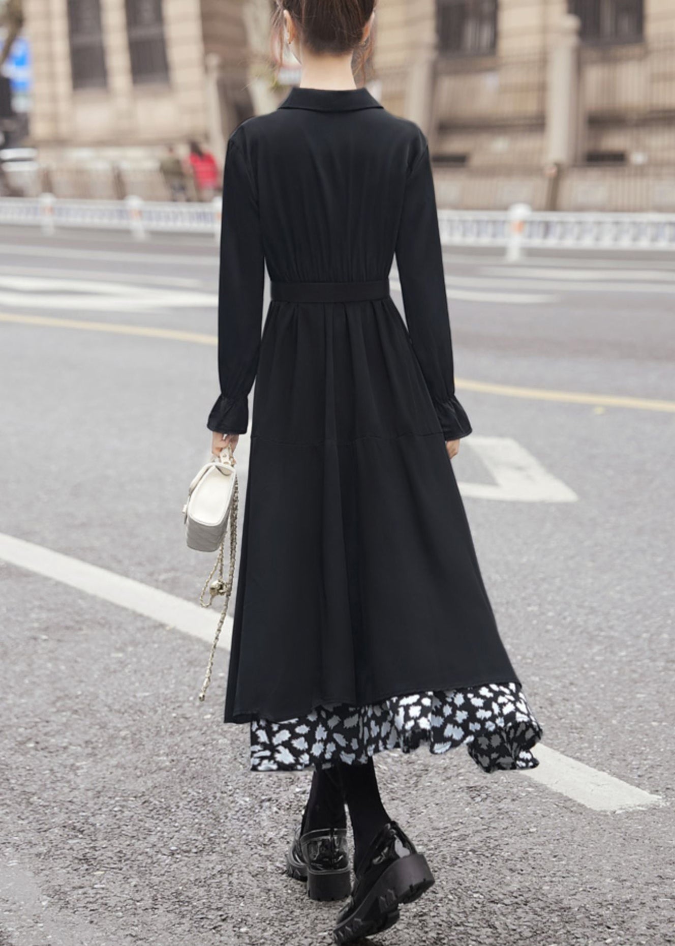 Effortlessly Elegant Dress with a Timeless Design