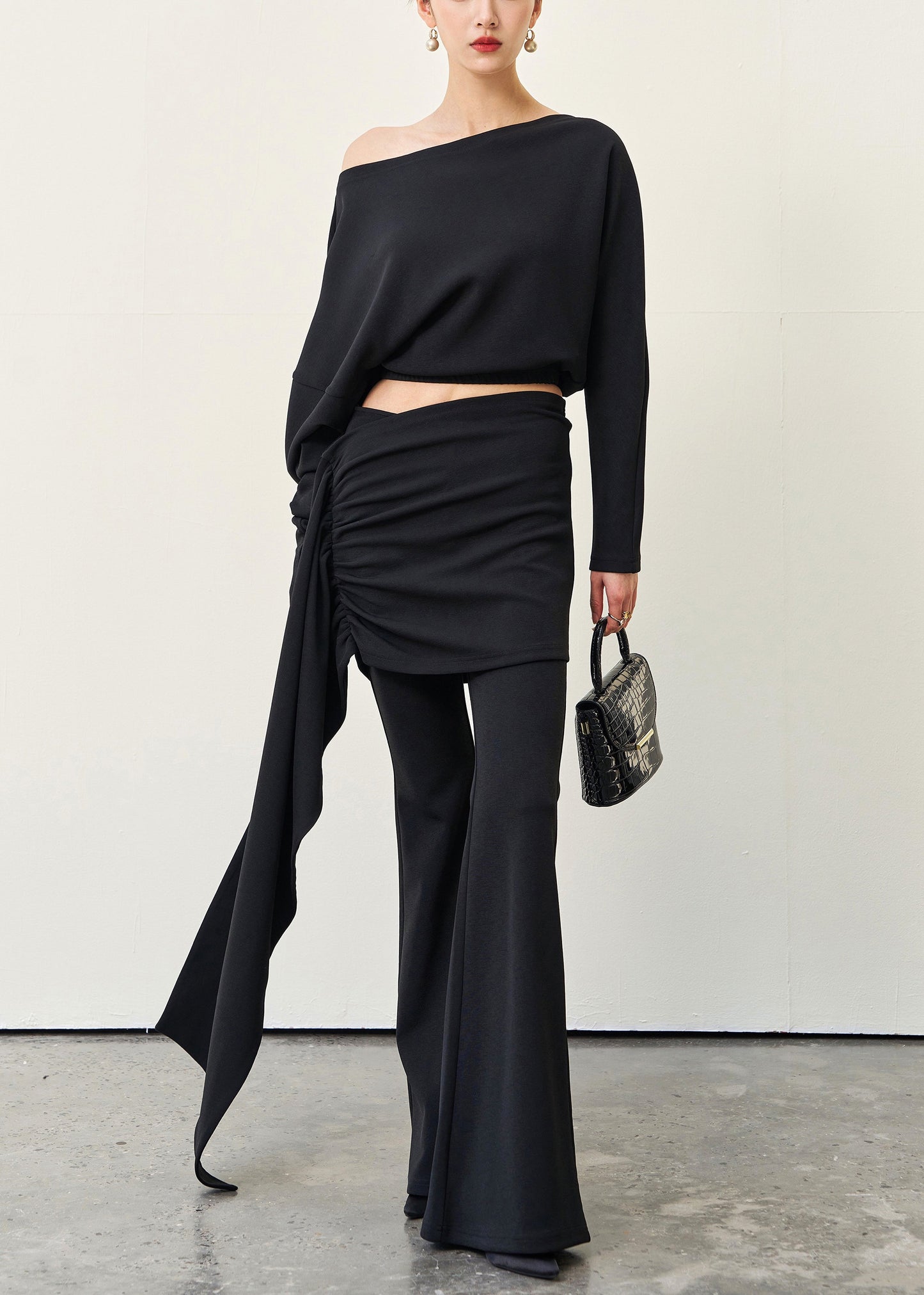 Gracefully Styled Trousers for Any Occasion