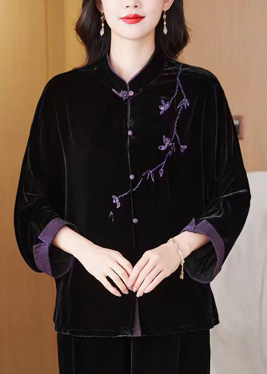 Gracefully Styled Coat for Any Occasion