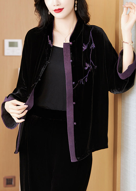 Gracefully Styled Coat for Any Occasion