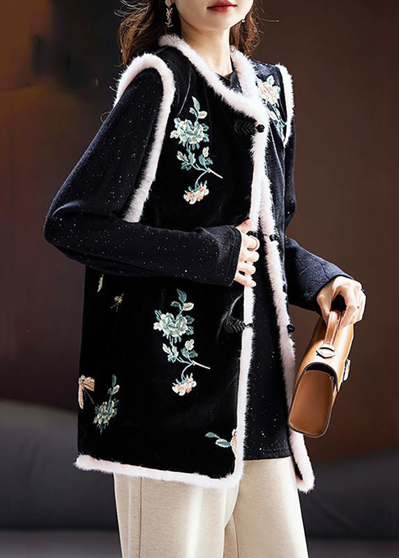 Well Tailored Coat with a Graceful Silhouette