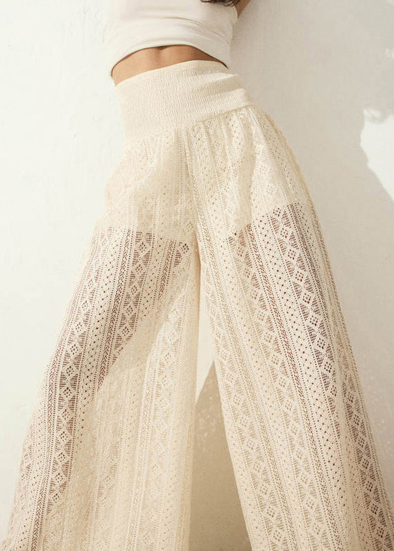 Effortlessly Elegant Pants with a Timeless Design