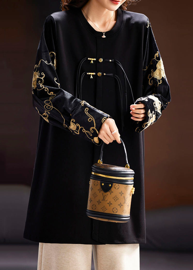 Well Tailored Top with a Graceful Silhouette