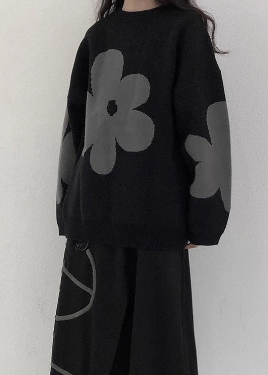 Well Tailored Sweater with a Graceful Silhouette