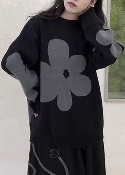 Well Tailored Sweater with a Graceful Silhouette