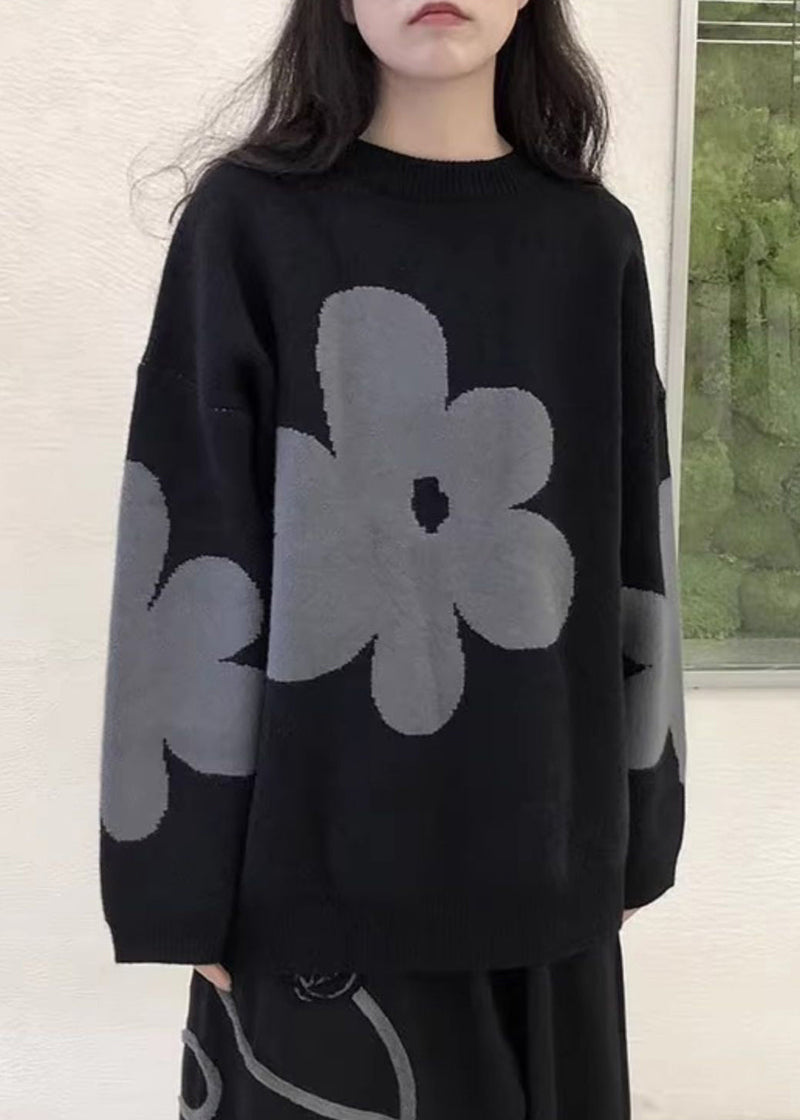 Well Tailored Sweater with a Graceful Silhouette