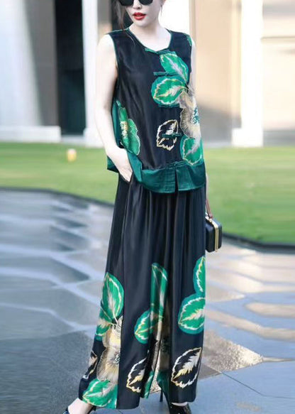 Classic Vintage Pants with a Flattering Fit