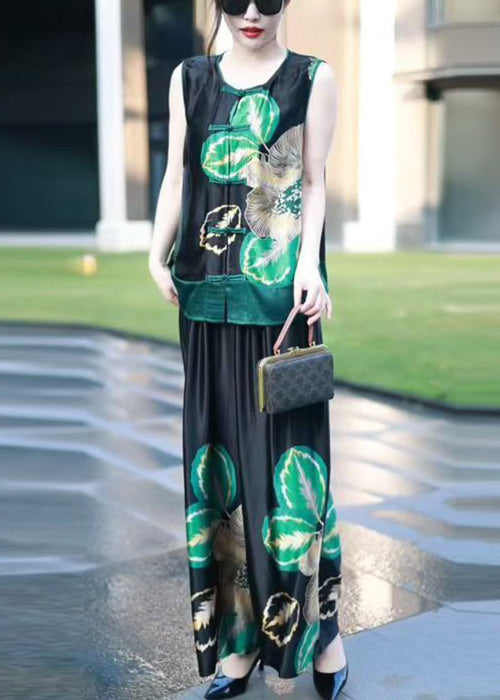 Classic Vintage Pants with a Flattering Fit