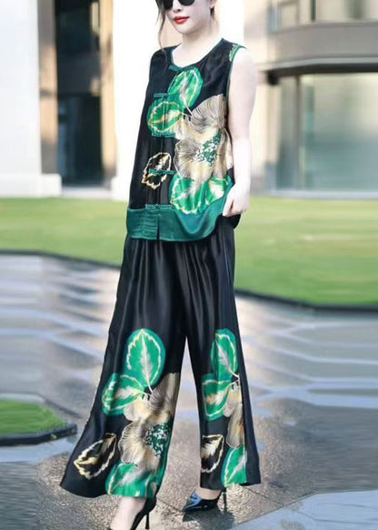 Classic Vintage Pants with a Flattering Fit