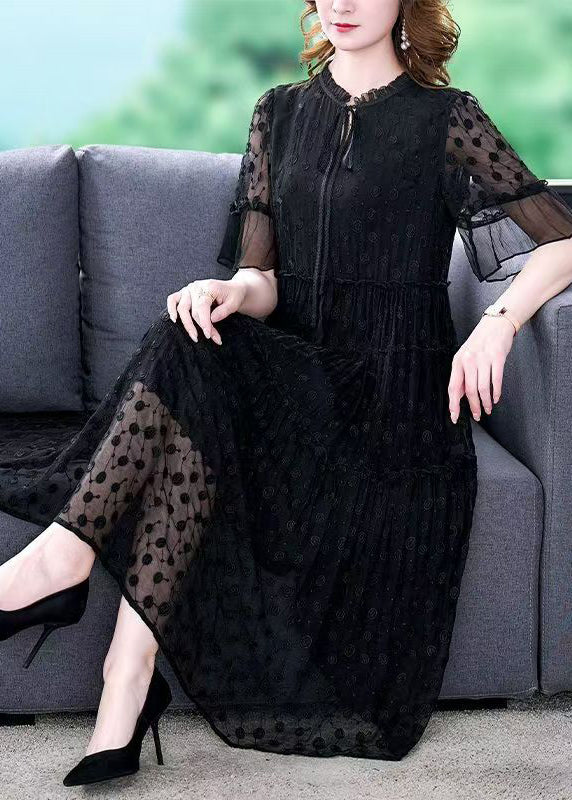 Beautifully Finished Dress in a Timeless Design