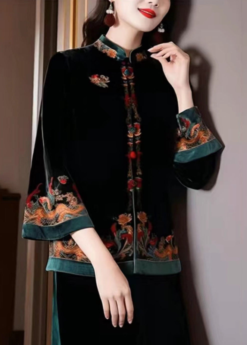 Elegantly Styled Coat for Everyday Wear