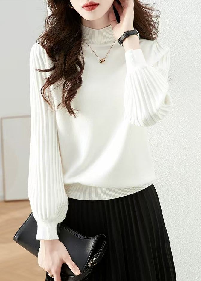 Classic Vintage Sweater with a Flattering Fit