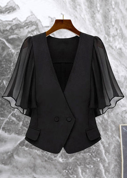Effortlessly Elegant Coat with a Timeless Design