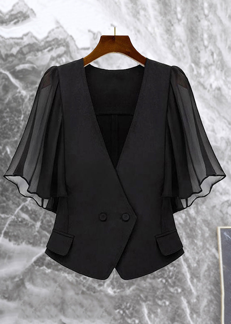Effortlessly Elegant Coat with a Timeless Design