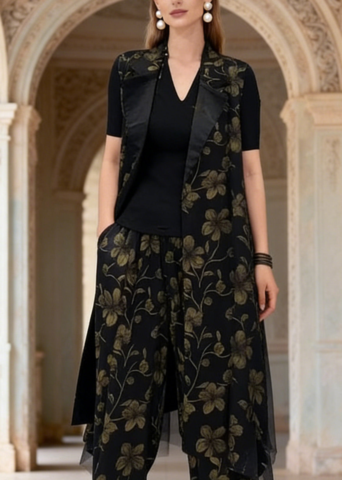 Effortlessly Elegant Pants with a Timeless Design