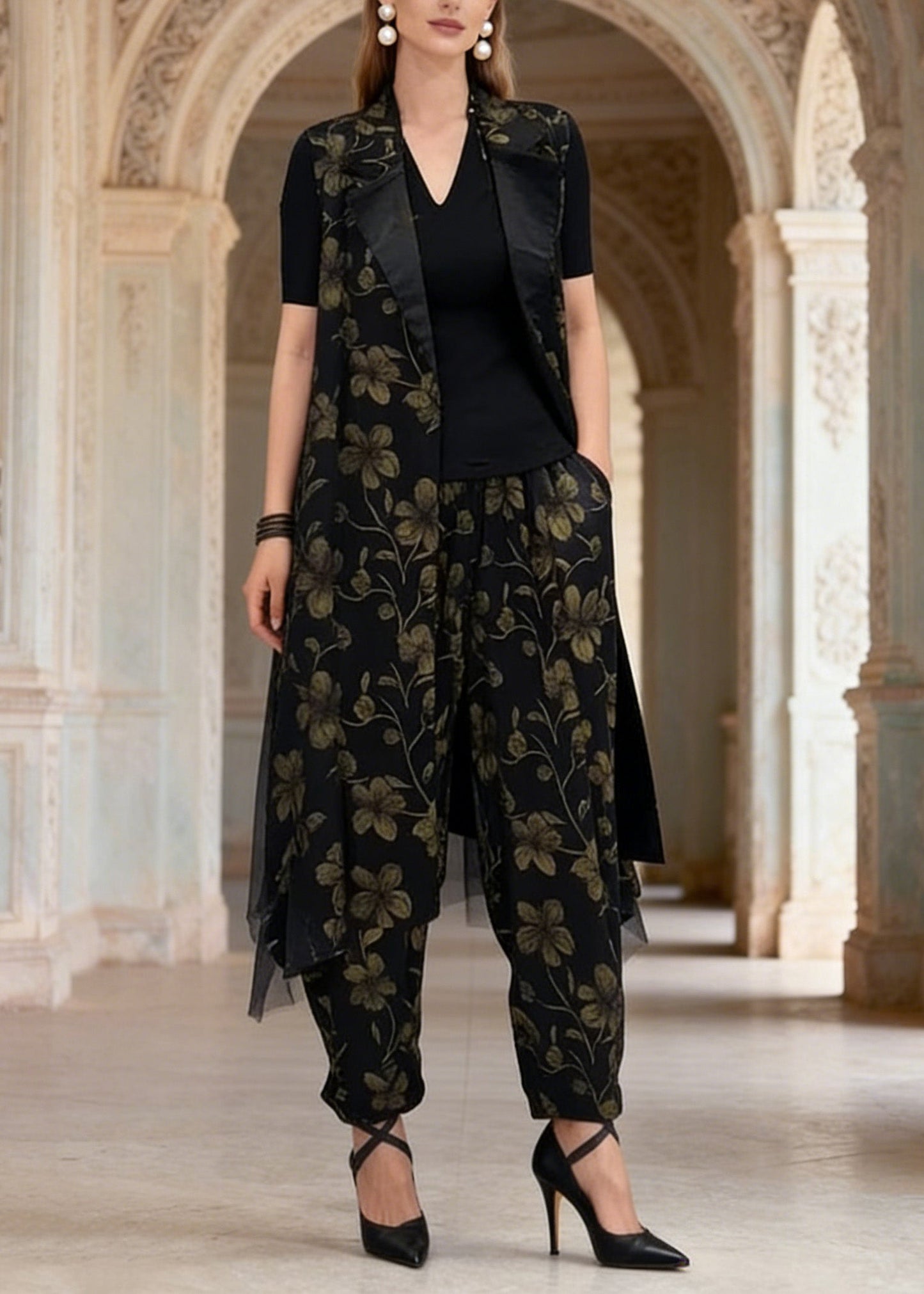 Effortlessly Elegant Pants with a Timeless Design