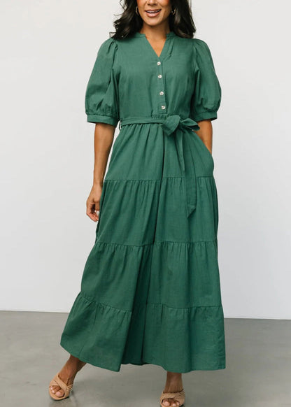 Well Tailored Dress with a Graceful Silhouette