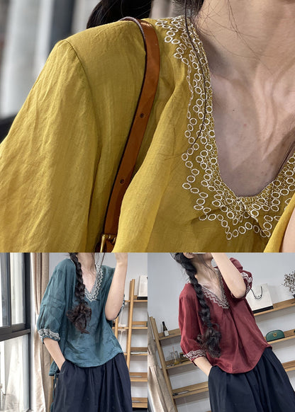 Sophisticated Blouse with a Clean Classic Look