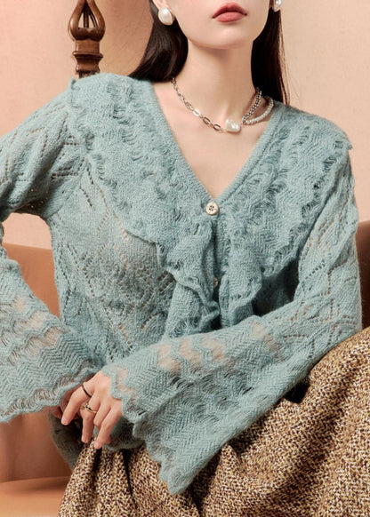 Classic Vintage Sweater with a Flattering Fit