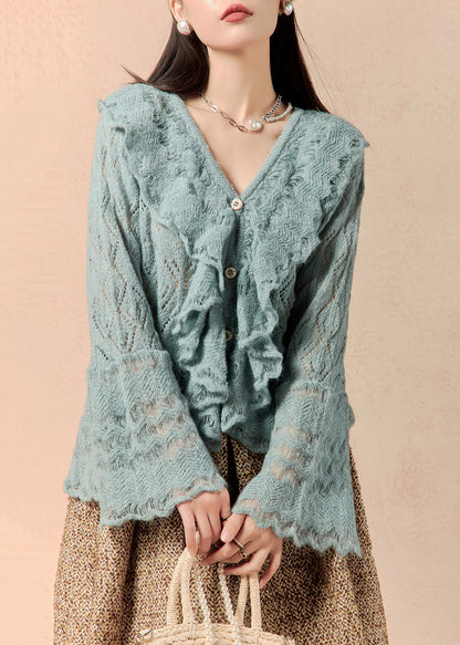 Classic Vintage Sweater with a Flattering Fit