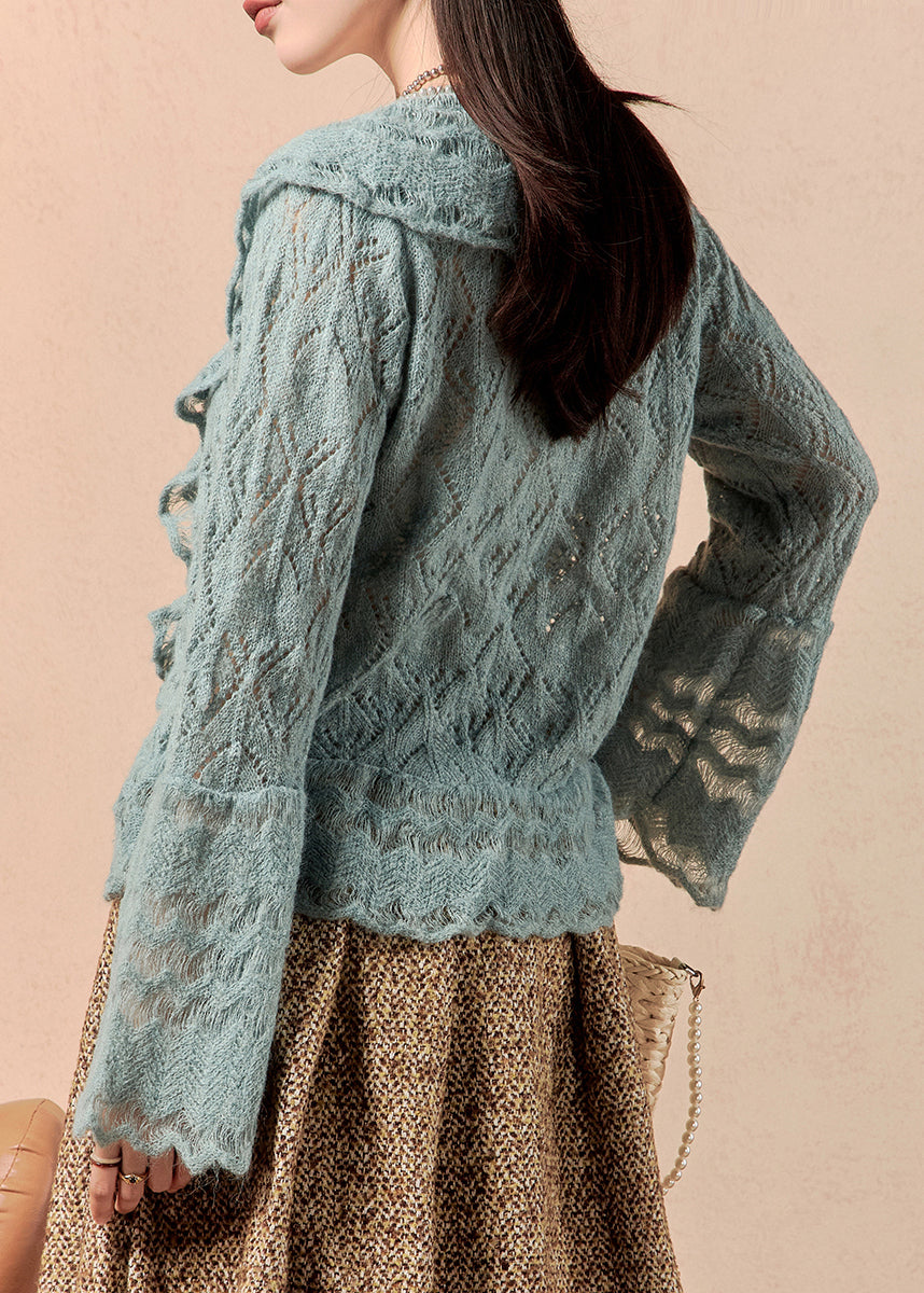 Classic Vintage Sweater with a Flattering Fit