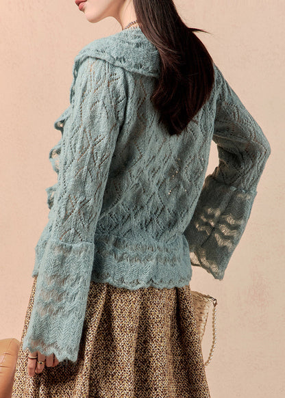 Classic Vintage Sweater with a Flattering Fit