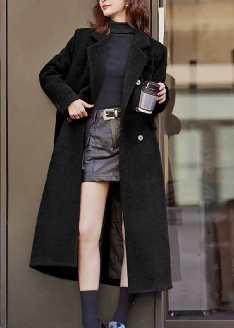 Effortlessly Elegant Coat with a Timeless Design