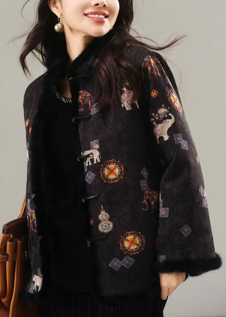 Effortlessly Elegant Coat with a Timeless Design