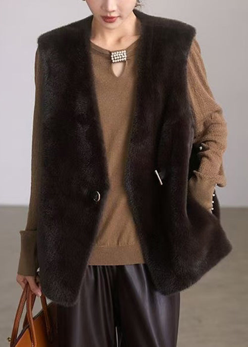 Gracefully Styled Coat for Any Occasion